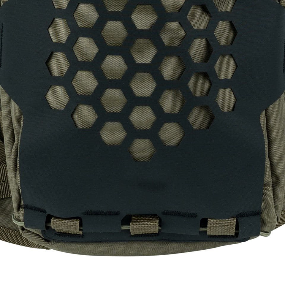 Mochila táctica verde con bolsa de hidratación integrada 2 L