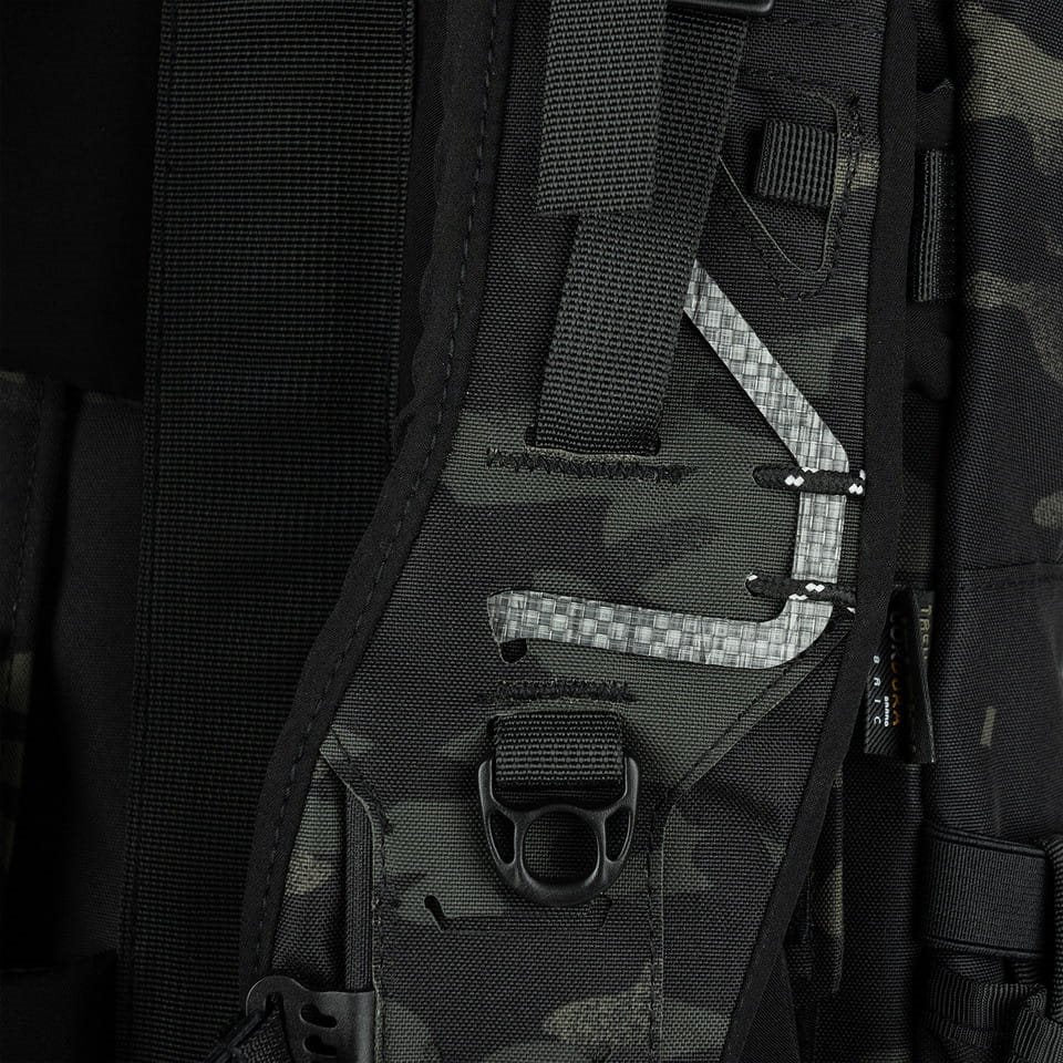 Mochila TF-2215 STEALTH-PRO 22L negra, mochila EDC compacta y de aspecto moderno