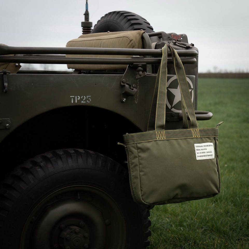 Bolsa AVIATOR expandible con cremallera y bolsillo interior