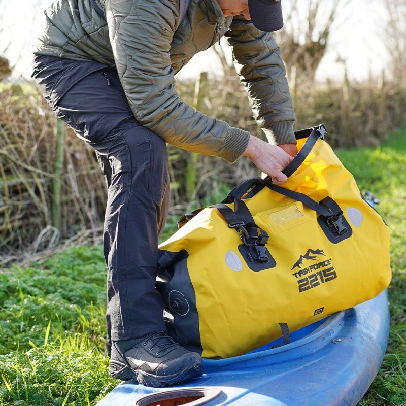 Bolsa impermeable BEAR CREEK 100 L amarilla en PVC, resistente a salpicaduras y cortas inmersiones