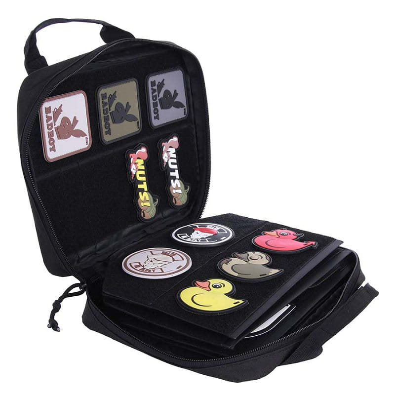 Bolsa negra para parches, diseño sencillo para organizar y transportar tus parches favoritos