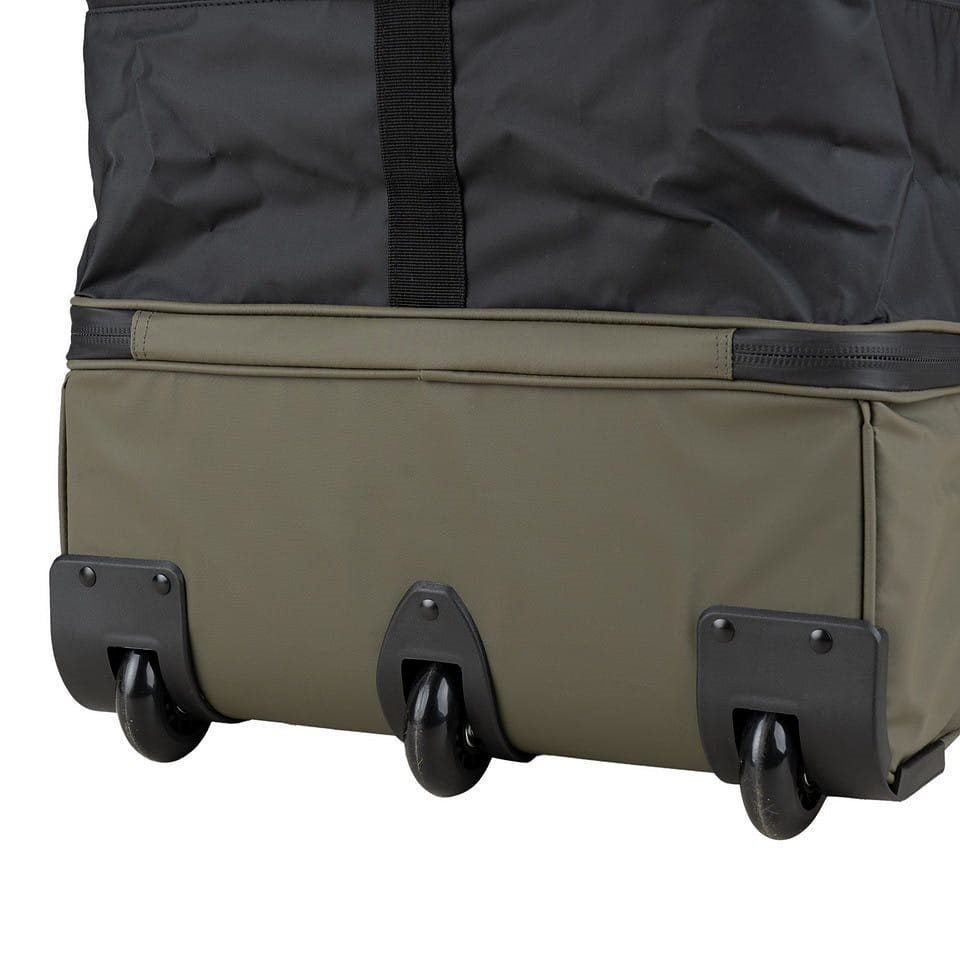Bolsa de viaje verde COMMANDER PRO impermeable con cremalleras selladas, base reforzada y tres ruedas