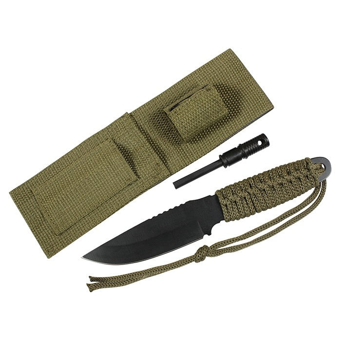 Cuchillo con hoja fija y empuñadura envuelta en paracord verde, con funda y pedernal