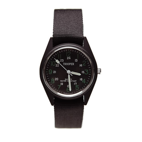 Reloj FIELD negro estilo militar con esfera negra y números verdes