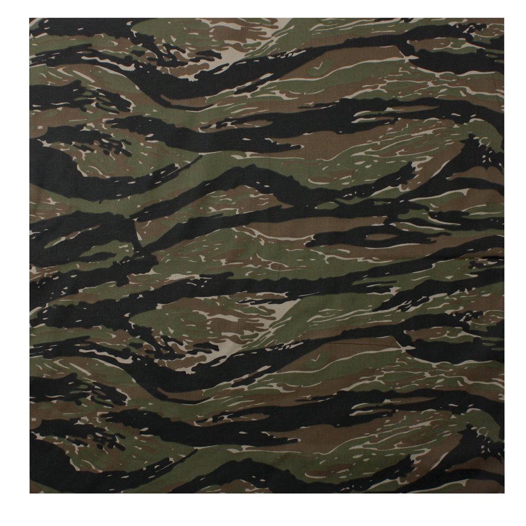 Pañuelo de algodón 55 x 55 cm camuflaje con bordes remallados