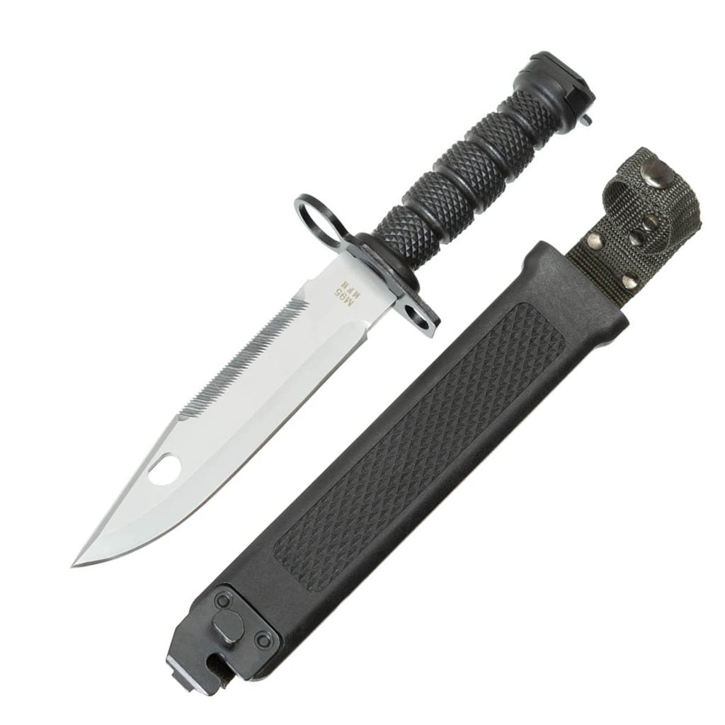 Bayoneta M95 con funda, hoja 17,5 cm, sierra en el lomo y afilador en la funda