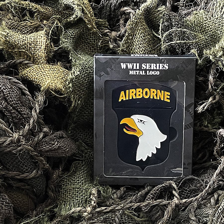 Insignia metálica 101st Airborne Division en acero con adhesivo