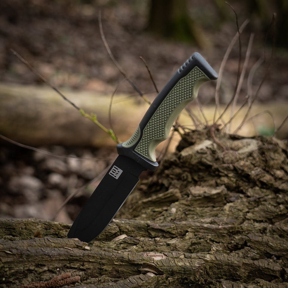 Cuchillo BUSHHAWK de hoja fija con funda de cinturón