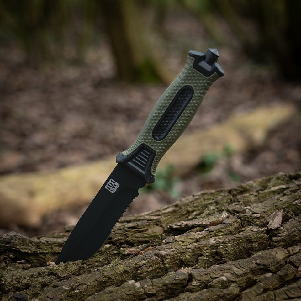 Cuchillo táctico de hoja fija con filo combinado y funda de plástico