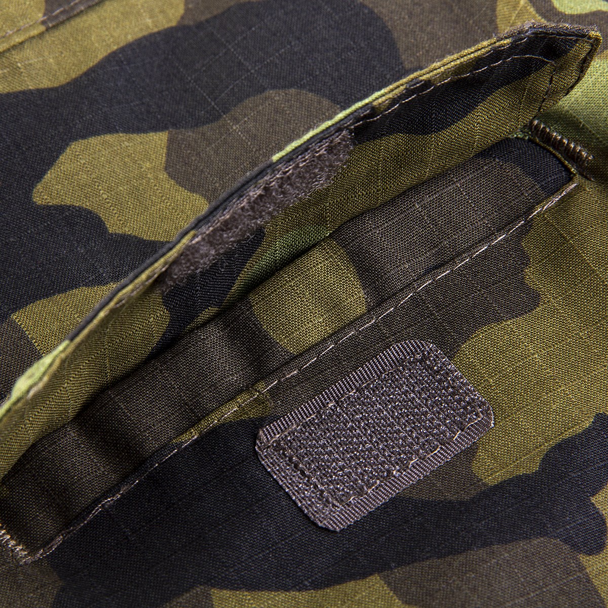 Pantalones infantiles rip-stop vz.95 camuflaje bosque, cuatro bolsillos, paneles velcro