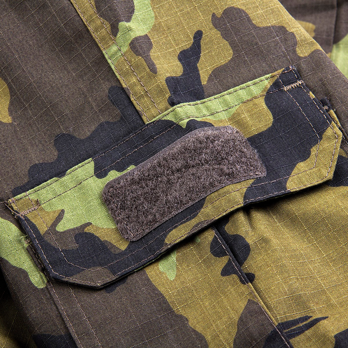 Pantalones infantiles rip-stop vz.95 camuflaje bosque, cuatro bolsillos, paneles velcro