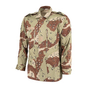 Blusa en patrón de camuflaje desértico