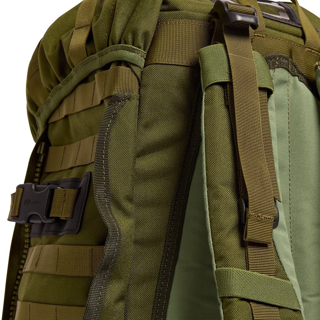 Mochila tactica Berghaus CENTURIO IV 30L Earth Brown 1000D Armadura compatible MMPS