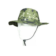 Sombrero BUSH con estampado Danish Tarn, ala ancha (≈7 cm), cordón de barbilla y orificios de ventilación