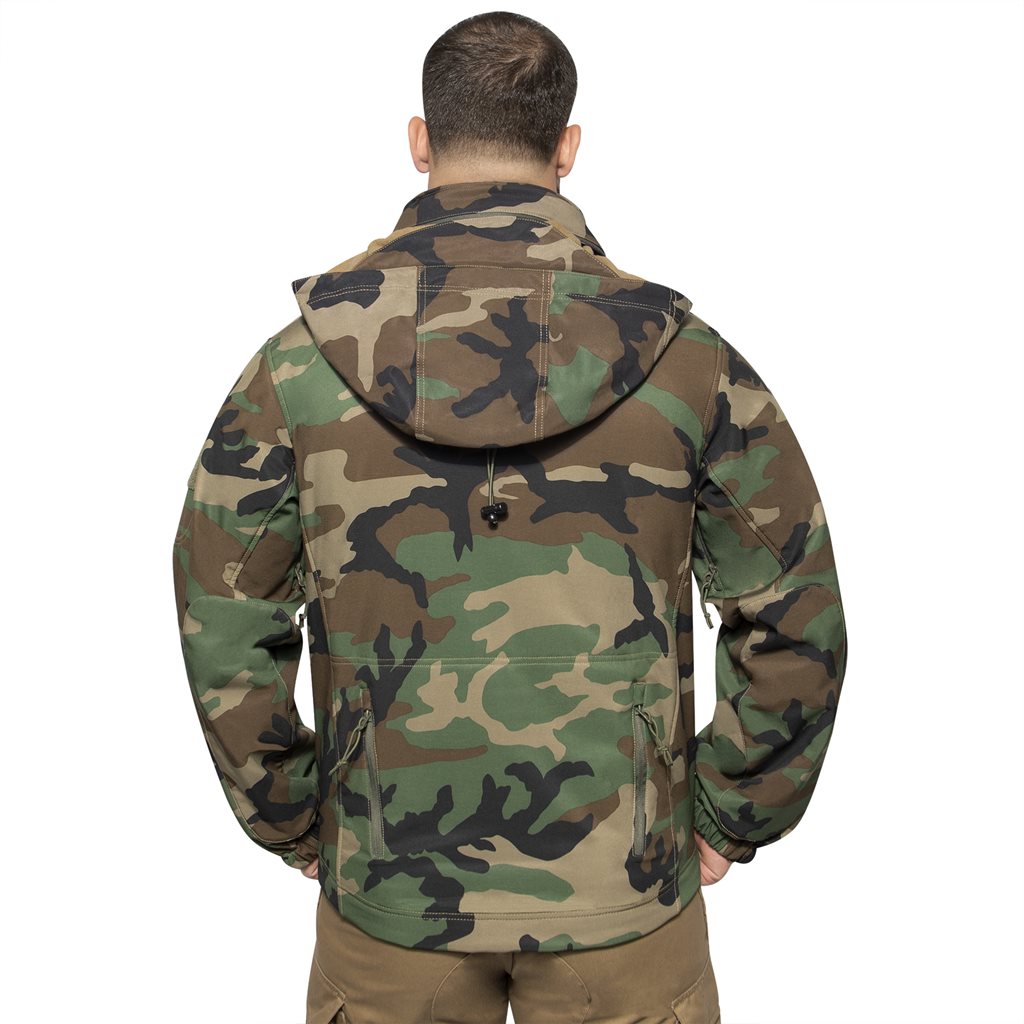 Chaqueta CONCEALED CARRY softshell Woodland con capucha, bolsillos interiores para cargadores