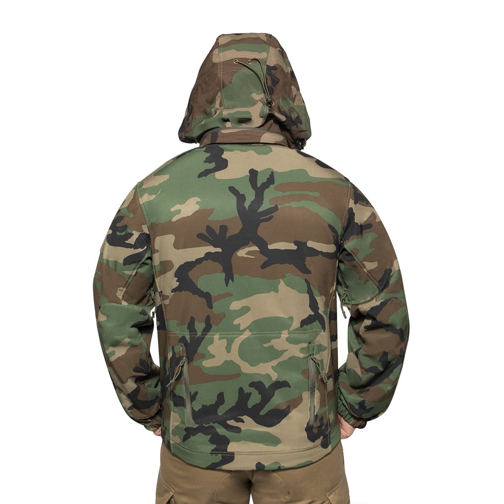 Chaqueta CONCEALED CARRY softshell Woodland con capucha, bolsillos interiores para cargadores