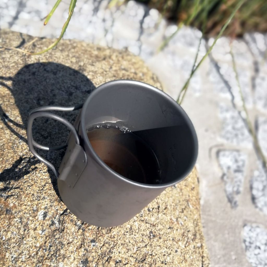 Taza de titanio BECHER 375 ml con asas plegables
