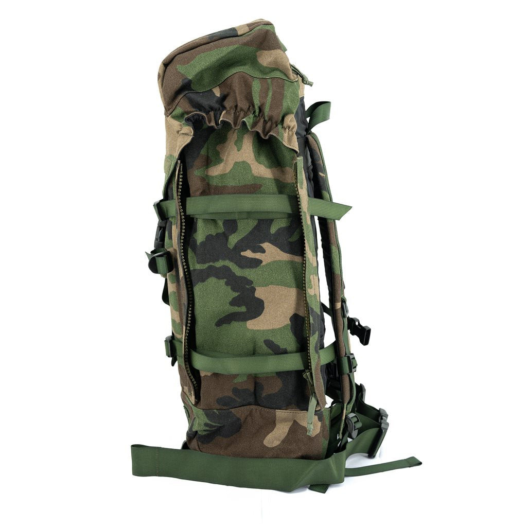 Imagen de la mochila holandesa Marine Corps 40 L Woodland, versión militar.