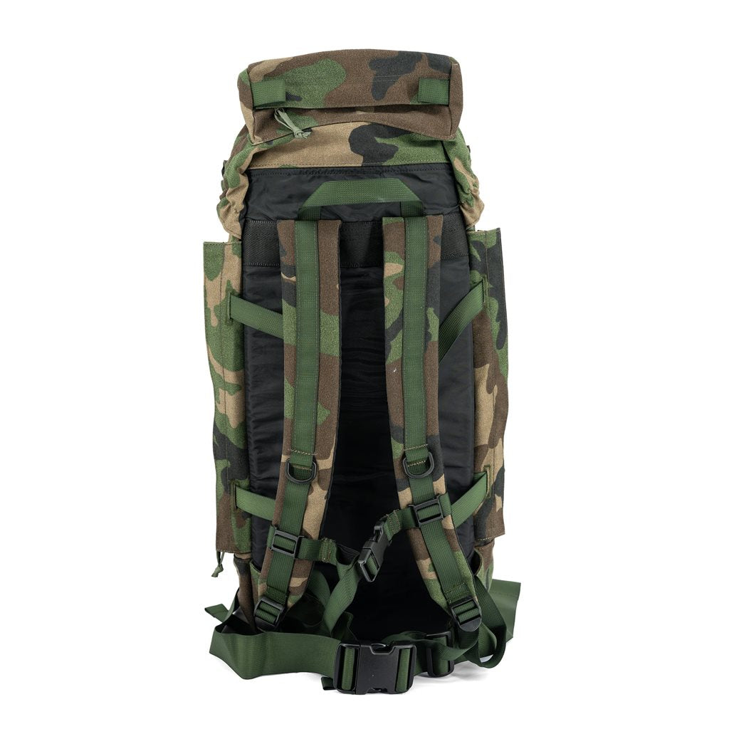 Imagen de la mochila holandesa Marine Corps 40 L Woodland, versión militar.