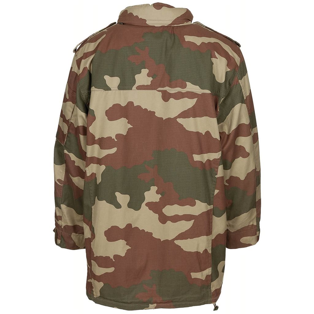 Chaqueta turca Rip-Stop Woodland usada con capucha y forro desmontable