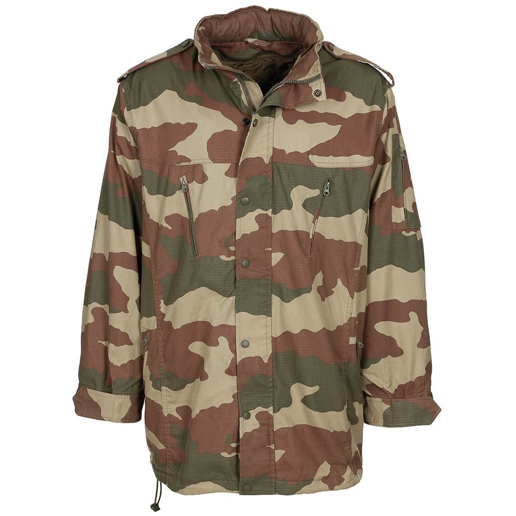 Chaqueta turca Rip-Stop Woodland usada con capucha y forro desmontable