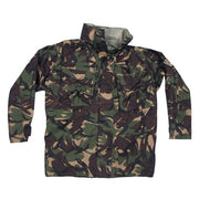 Chaqueta británica impermeable MVP DPM usada con capucha en el cuello