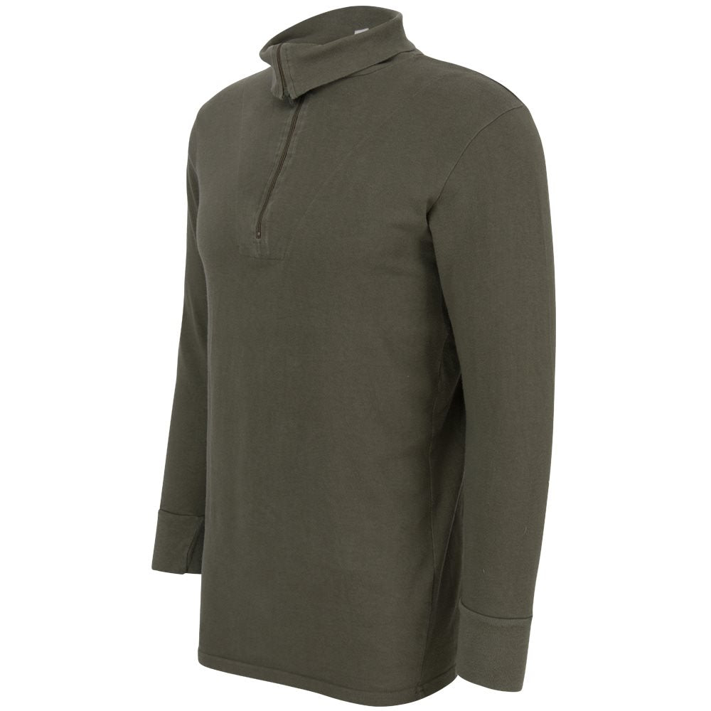Camiseta BW verde con cuello alto y cremallera, usada