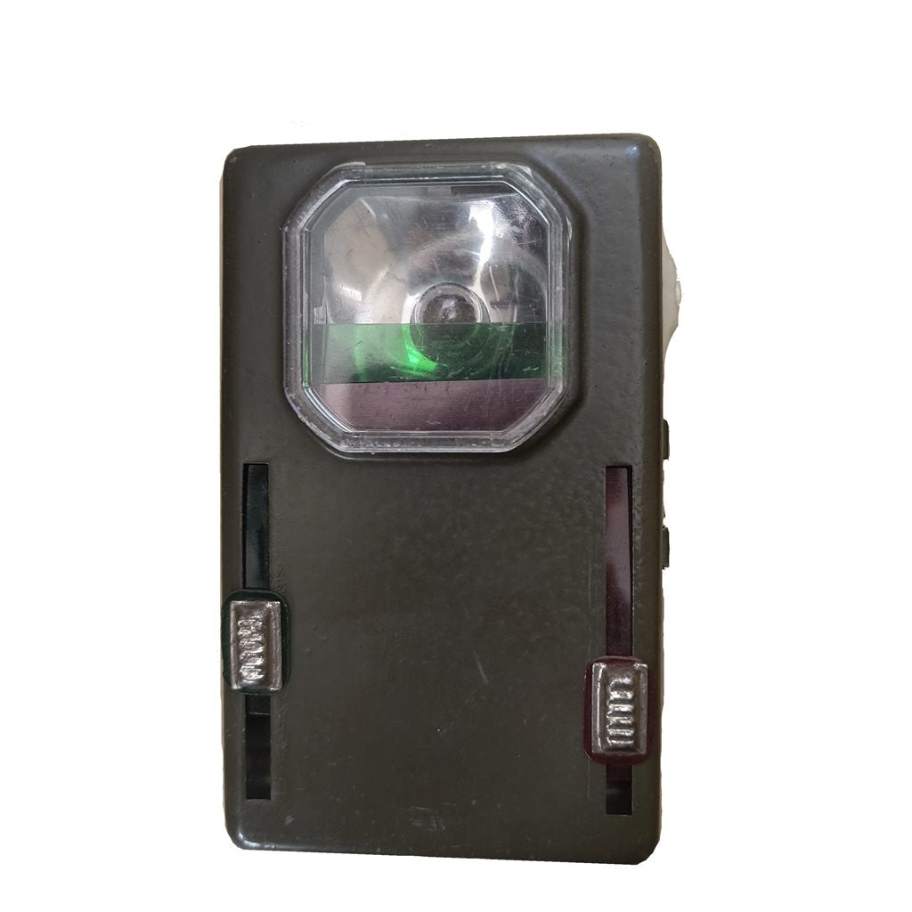 Linterna CZM DOMGOS con cristal cuadrado verde, usada, procedente de almacenes militares polacos