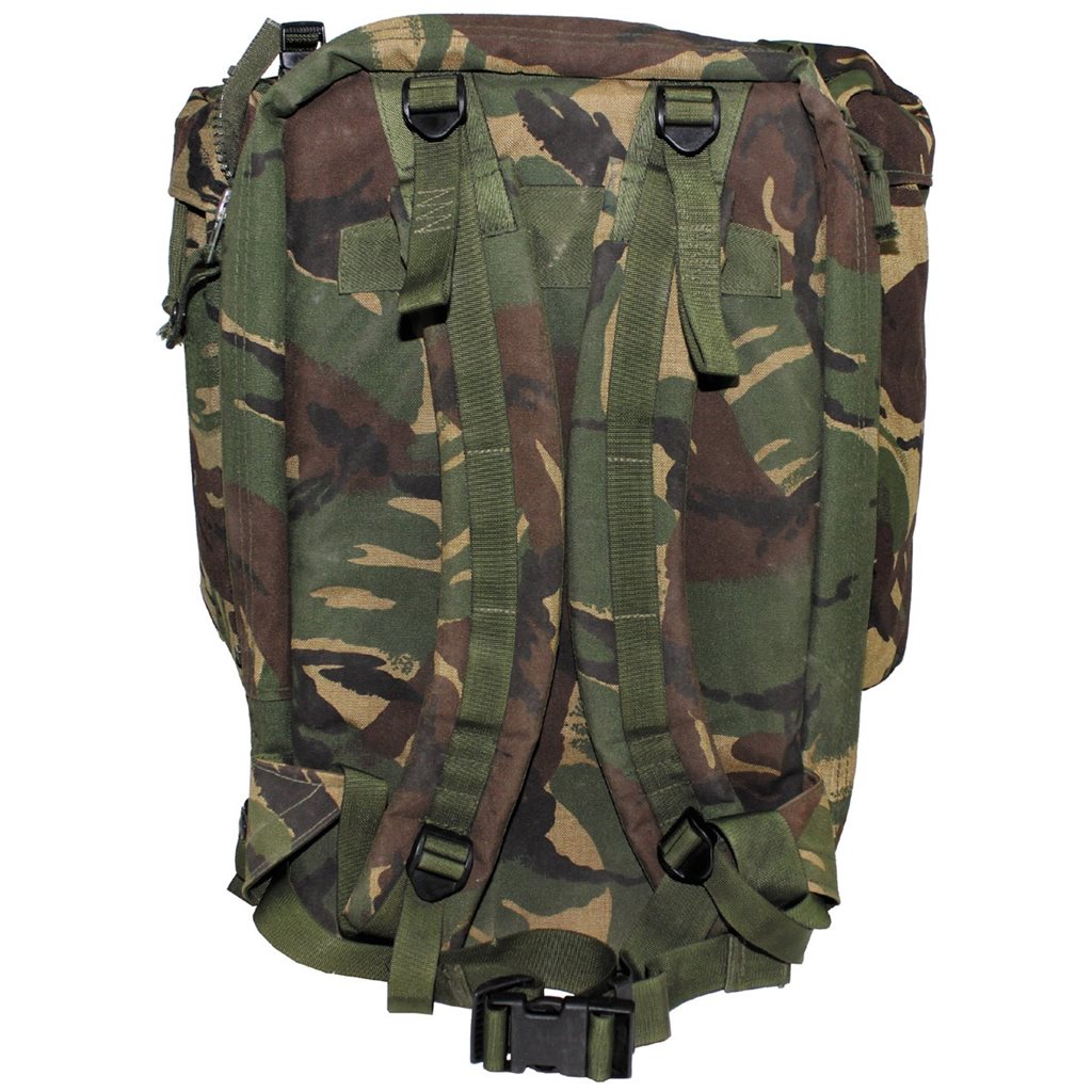 Mochila británica Radio Carrier DPM original usada con dos bolsillos desmontables