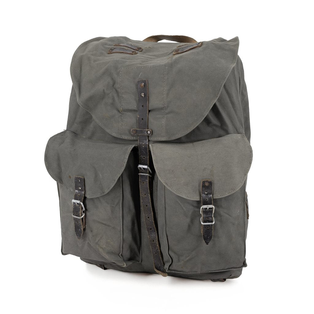 Mochila BH austriaca usada ANTIK sin correas