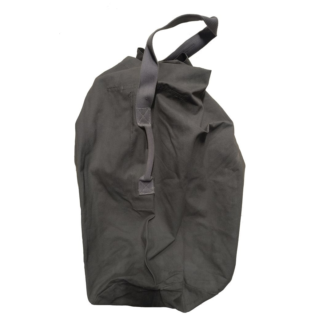 Bolsa naval austriaca BH usada en estado antiguo con reparaciones y desgaste visible