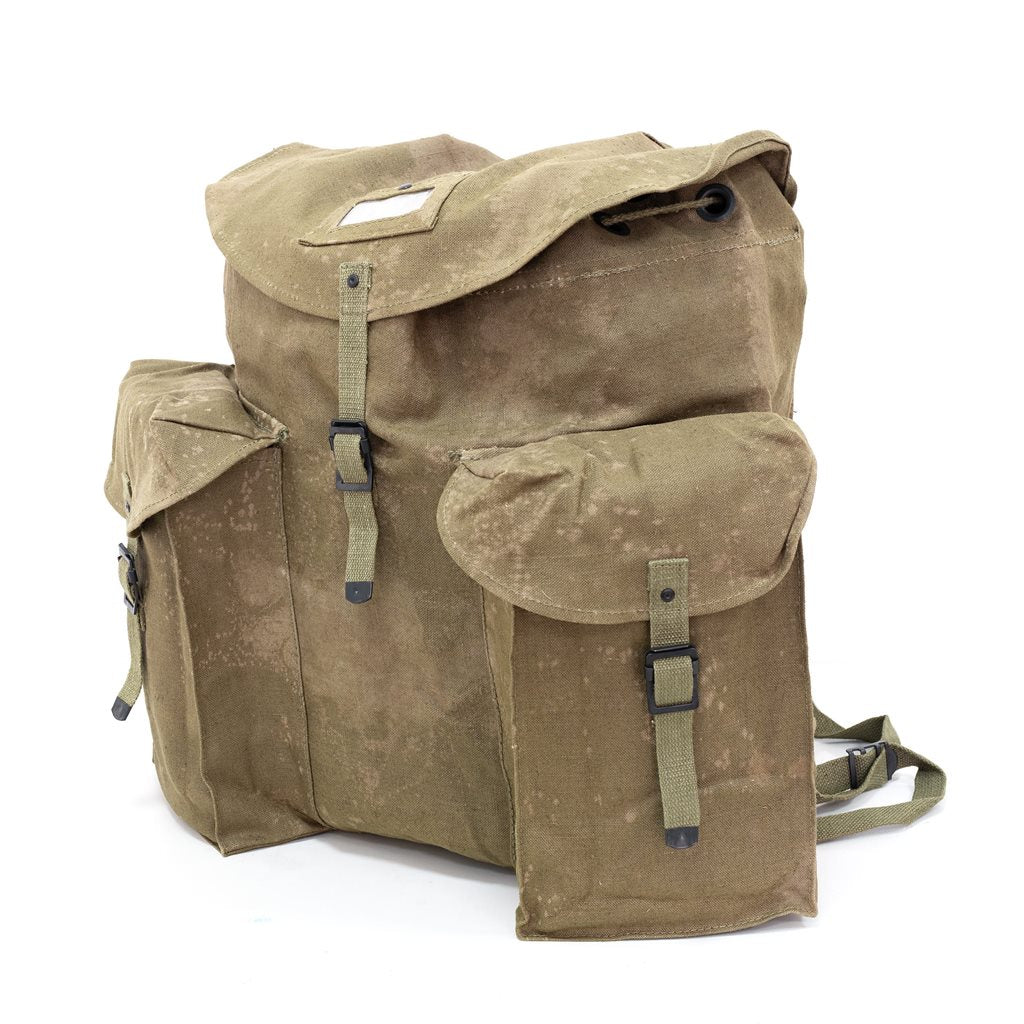 Mochila militar italiana San Marco Troop verde de lona usada, vista general