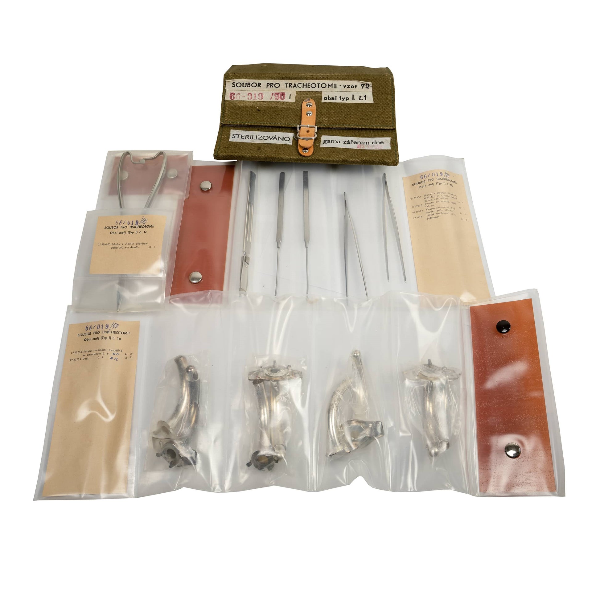 Juego de instrumentos quirúrgicos vz.72 para traqueotomía en dos estuches