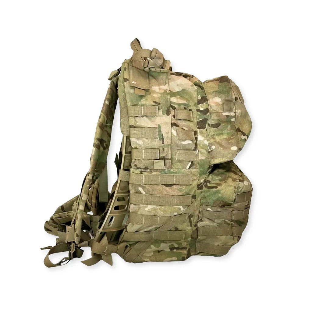 Mochila militar MOLLE II MLM mediana MultiCam OCP usada con armazón