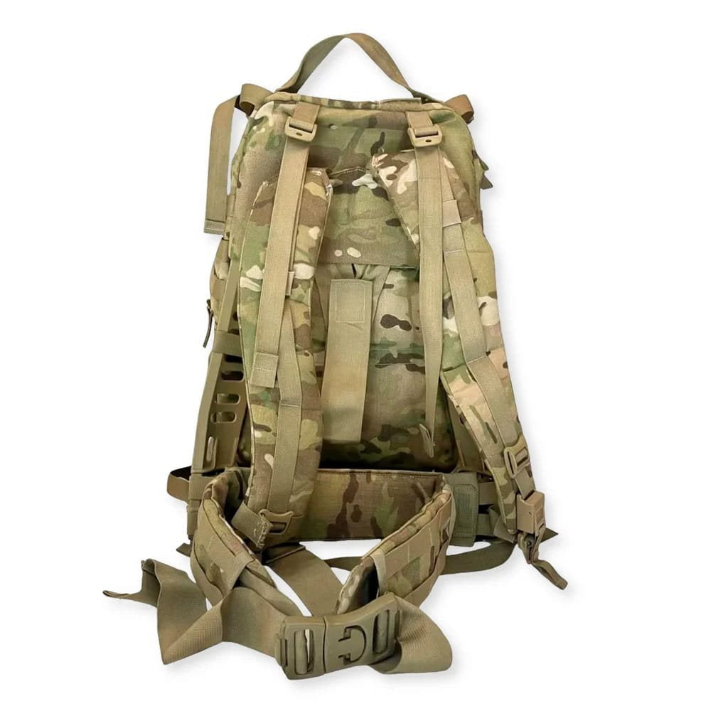 Mochila militar MOLLE II MLM mediana MultiCam OCP usada con armazón