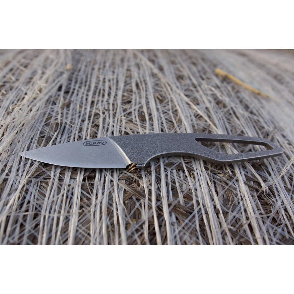 Cuchillo LIST con acero N690 y funda kydex, diseño compacto y elegante