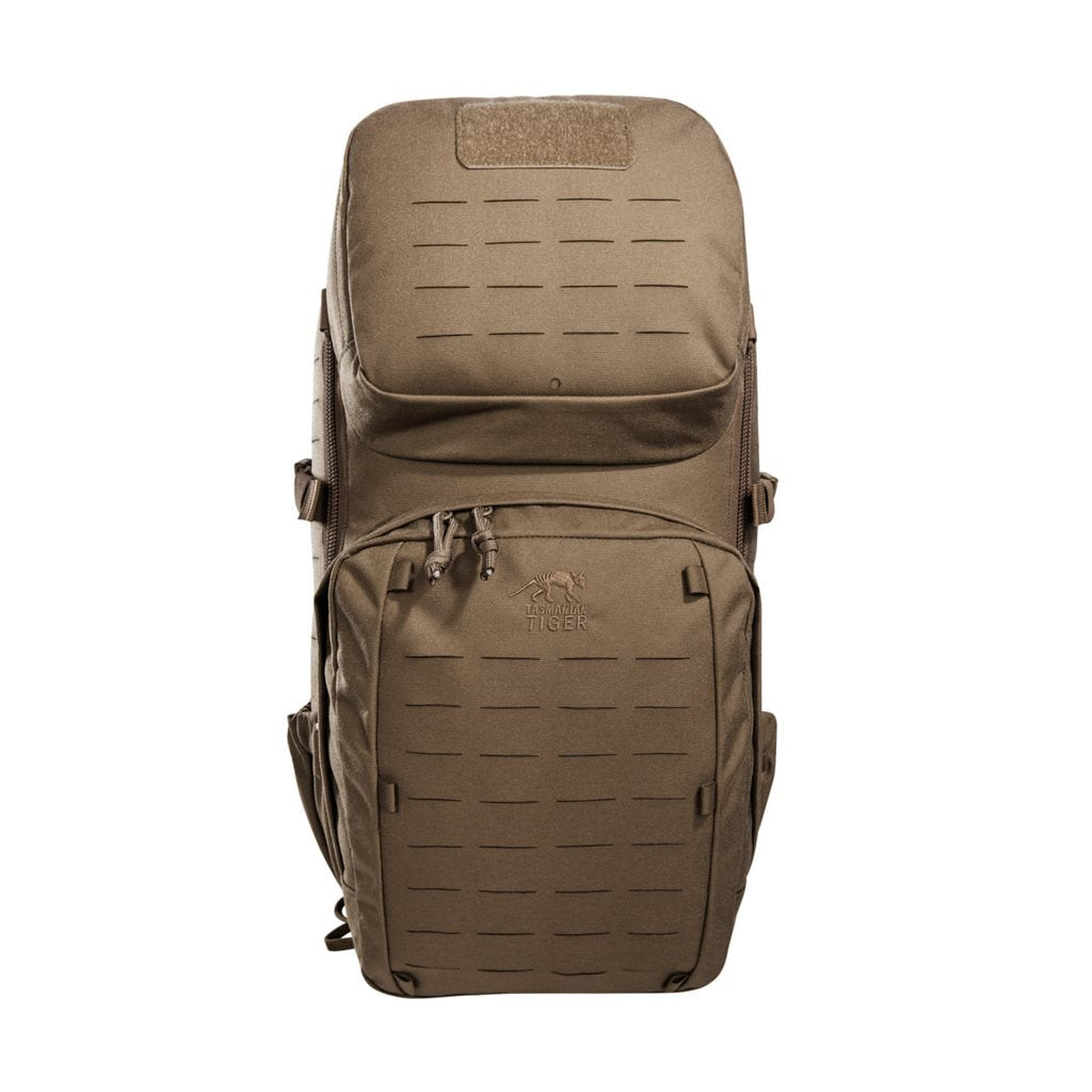Mochila Modular Combat Pack 22 L Coyote con dos bolsillos exteriores y sistema modular