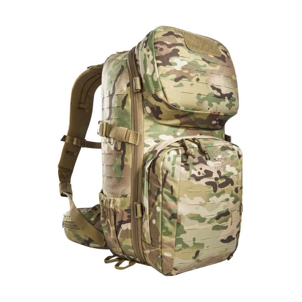 Mochila modular Combat Pack 22 L con dos bolsillos exteriores y apertura total del compartimento