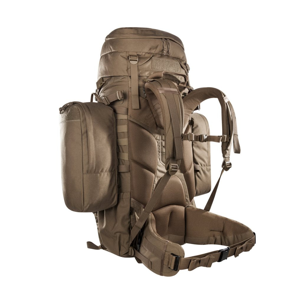 Mochila MIL OPS Pack 80+24 L COYOTE mostrando el gran acceso frontal y compartimentos separados