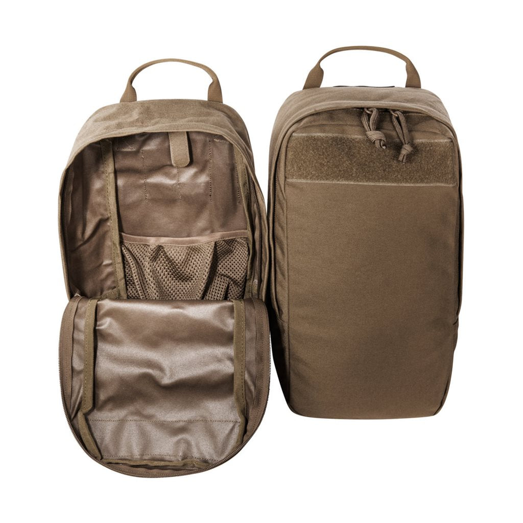 Mochila MIL OPS Pack 80+24 L COYOTE mostrando el gran acceso frontal y compartimentos separados