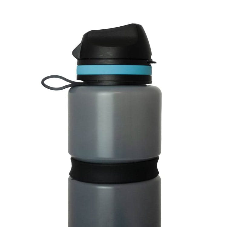 Botella filtrante ECO ACTIVE 75cl de material reciclado con filtro integrado, vista del producto.