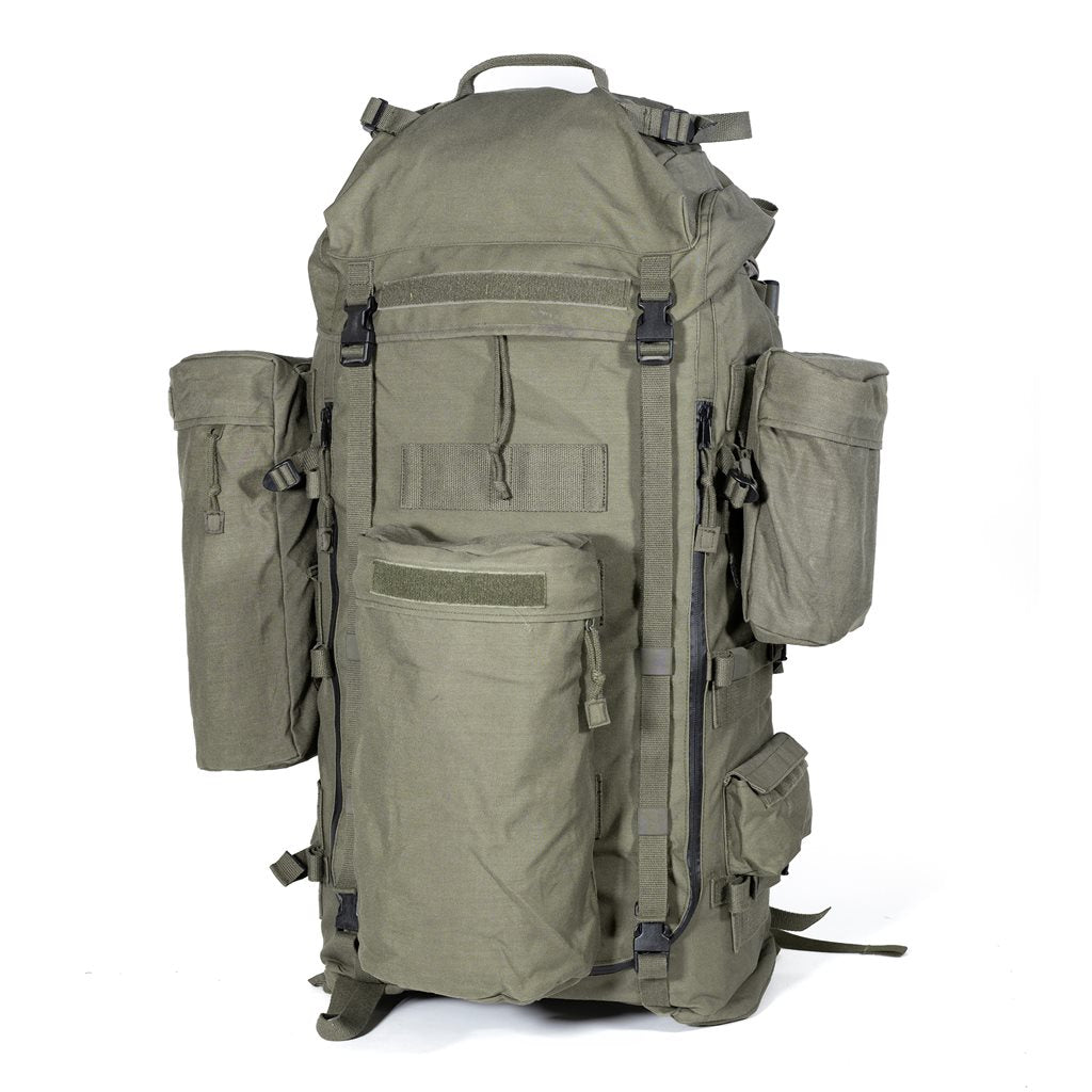 Mochila austriaca sin armazón 90 litros con cremallera frontal, usada
