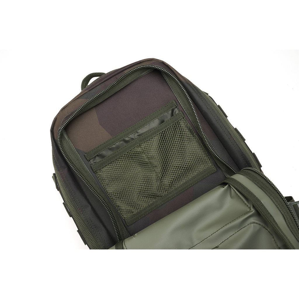 Mochila táctica US Cooper verde con 2 compartimentos principales y 2 bolsillos frontales, poliéster 600D