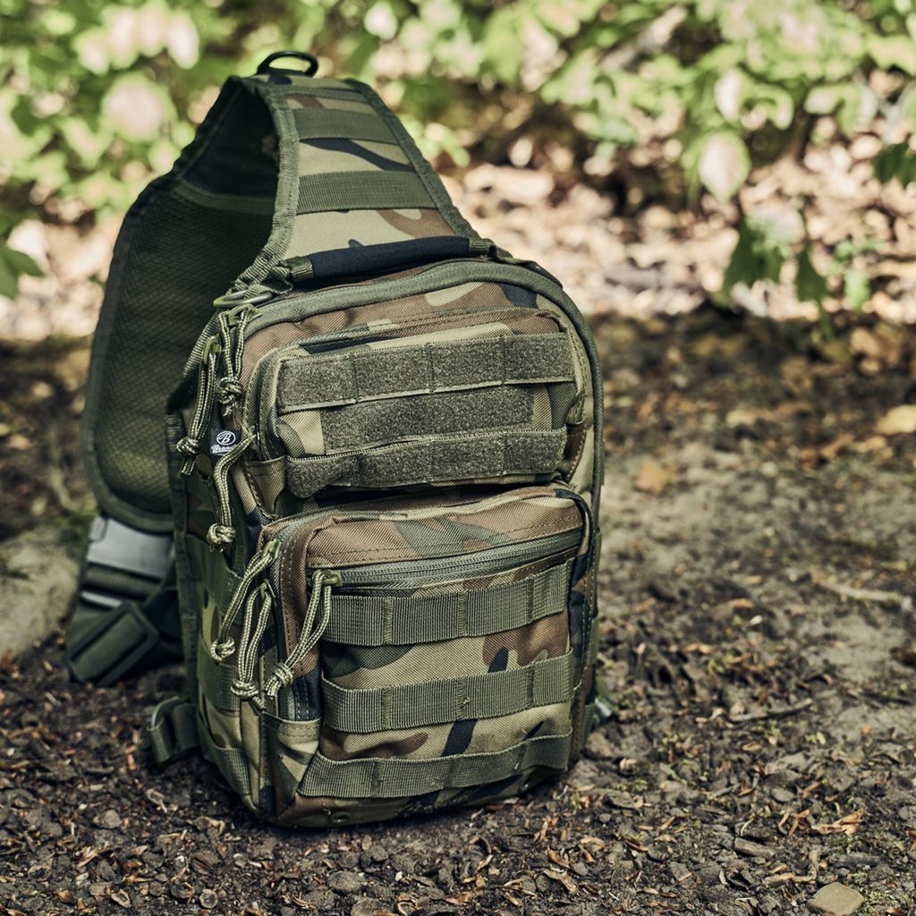 Bolsa bandolera US Cooper Sling 8 L en poliéster 600D con webbing MOLLE/PALS y funda trasera para tablet