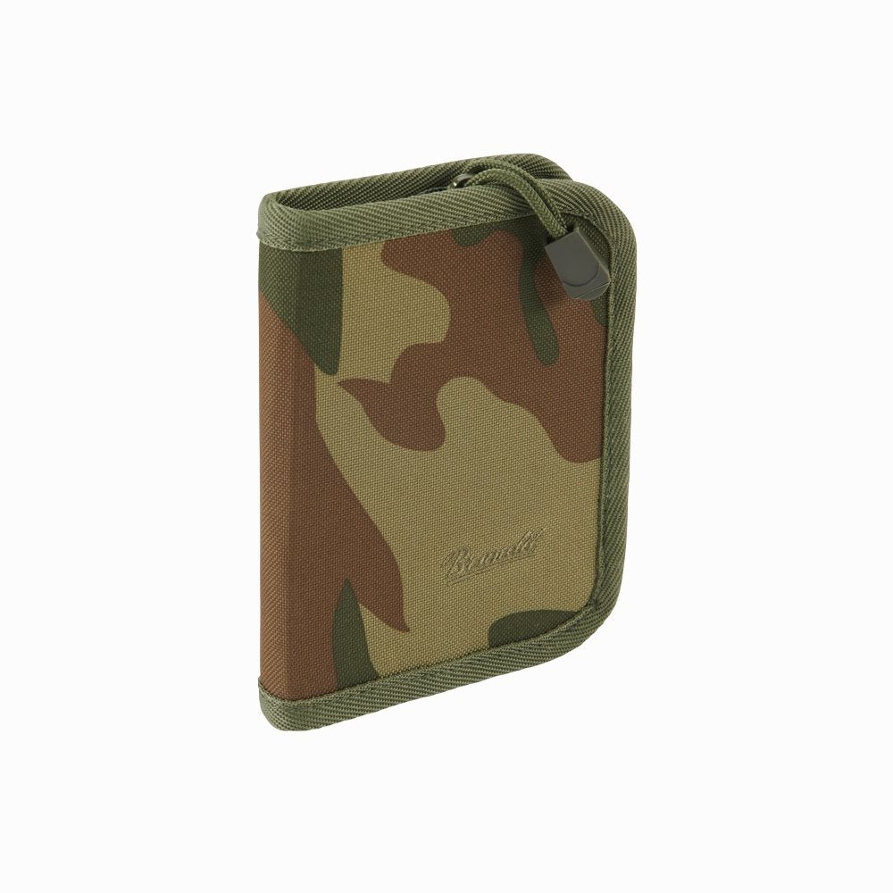 Cartera BRANDIT verde en poliéster 600D con cremallera y compartimentos para tarjetas y billetes
