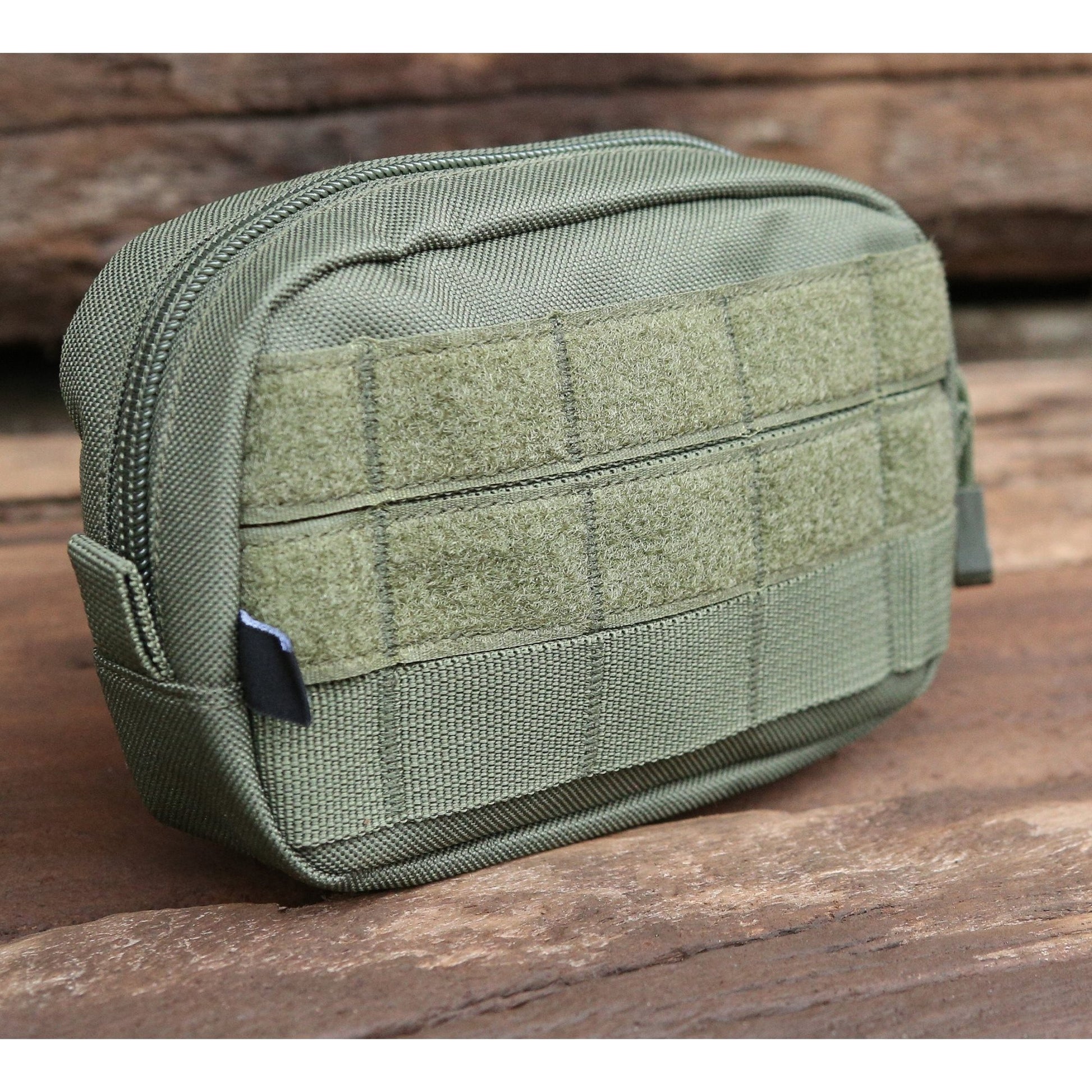 Funda COMPACT MOLLE verde de BRANDIT con sistema MOLLE, panel VELCRO, bolsillo interior de malla y anilla en D