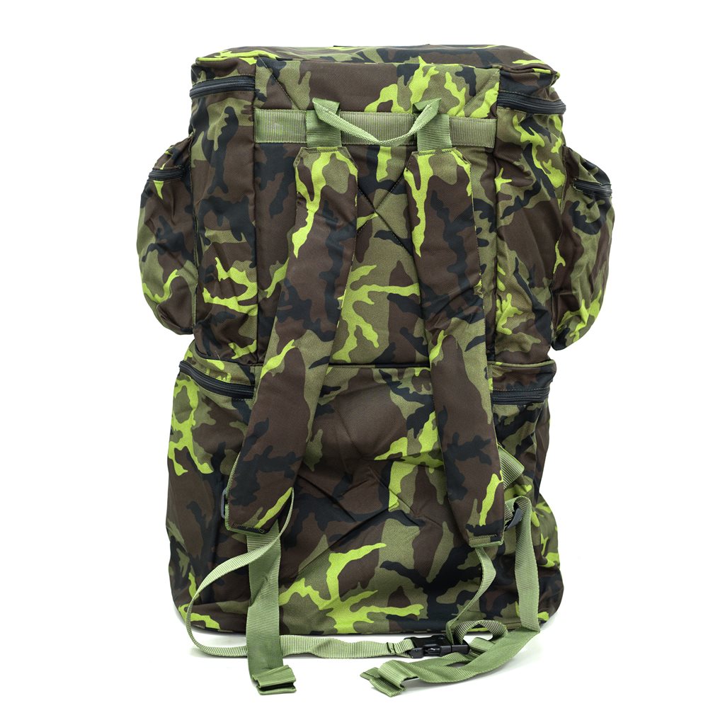 Mochila AČR transporte vz.95 camuflaje bosque usada con bolsillos y correas