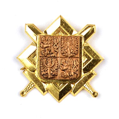 Insignia AČR grande dorada con emblema y espadas, aprox. 4,5 x 4,5 cm
