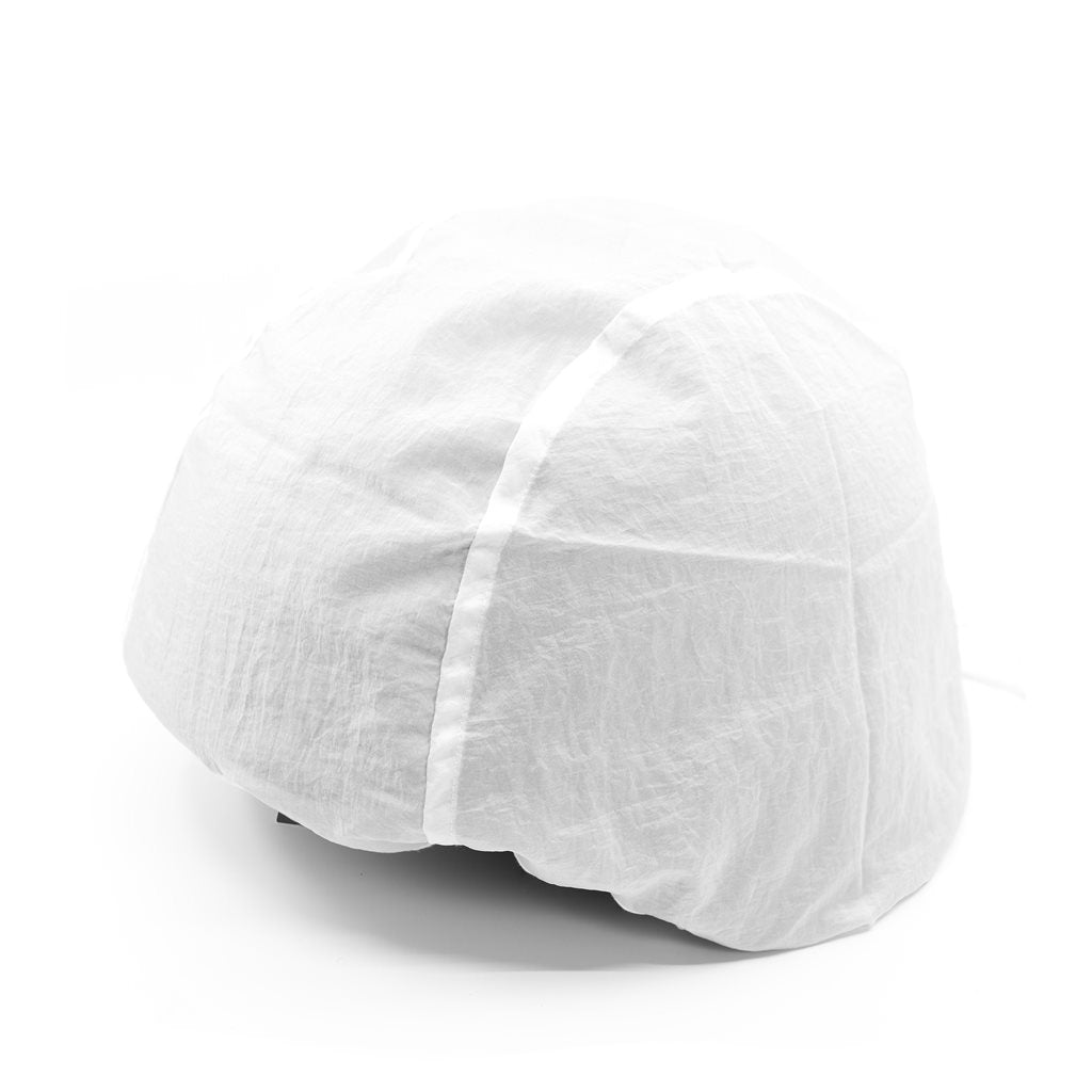 Funda blanca para casco AČR, 100% poliamida, usada en operaciones invernales
