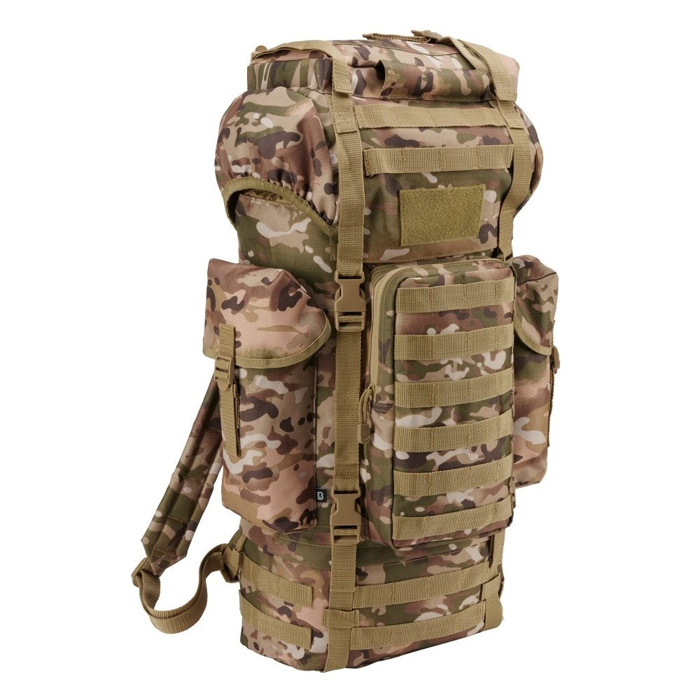 Mochila táctica BRANDIT MOLLE verde 66 L con 4 bolsillos externos y compartimento dividido